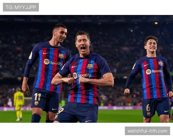 莱万多夫斯基达成职业生涯700球里程碑,状态回升备受关注 莱万多夫斯基达成职业生涯700球里程碑,状态回升备受关注