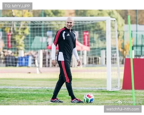 齐达内足球哲学：在变革中坚守稳定，重塑现代足球团队核心