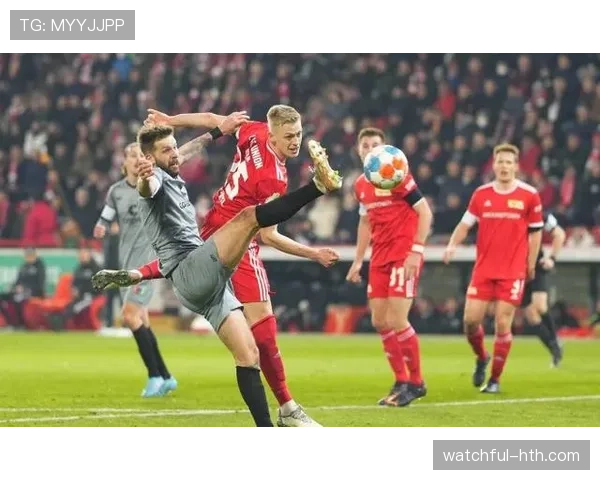 沙尔克精彩瞬间回顾与关键时刻分析,状态持续提升彰显竞争力 沙尔克精彩瞬间回顾与关键时刻分析,状态持续提升彰显竞争力