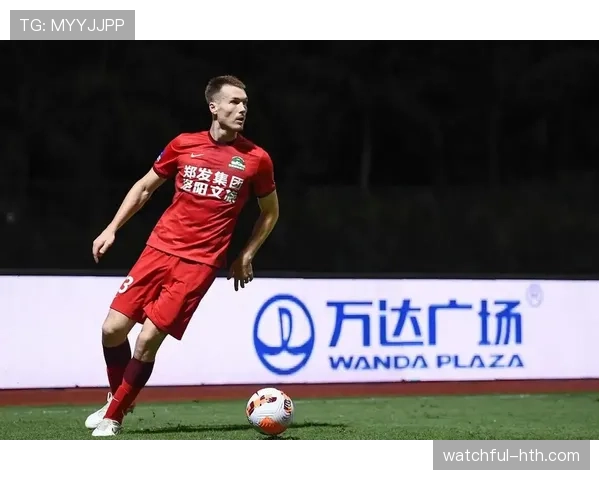 里奥边路速度表现稳健，持续提升进攻威胁