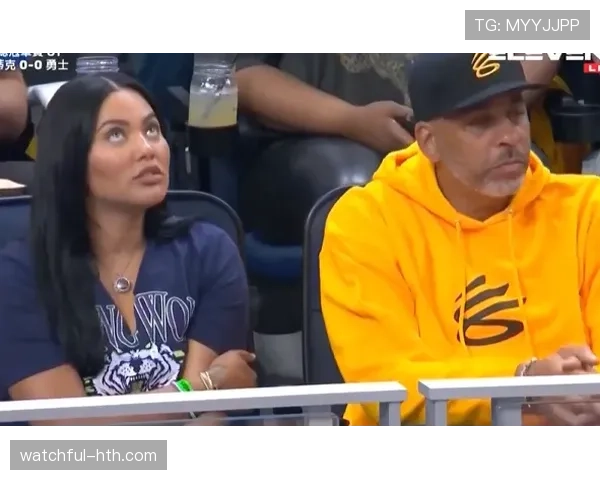 叶诗文出街背的那个包，瞬间把我月租羞得都不敢说话